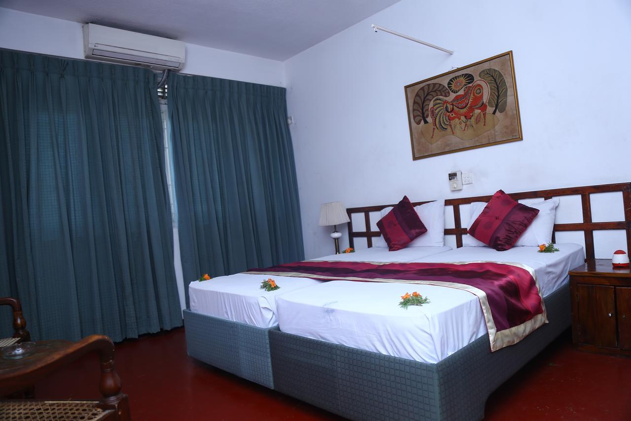 Nilani Hotel Ratnapura Buitenkant foto