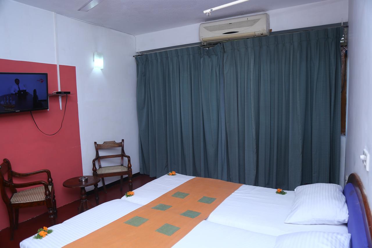 Nilani Hotel Ratnapura Buitenkant foto