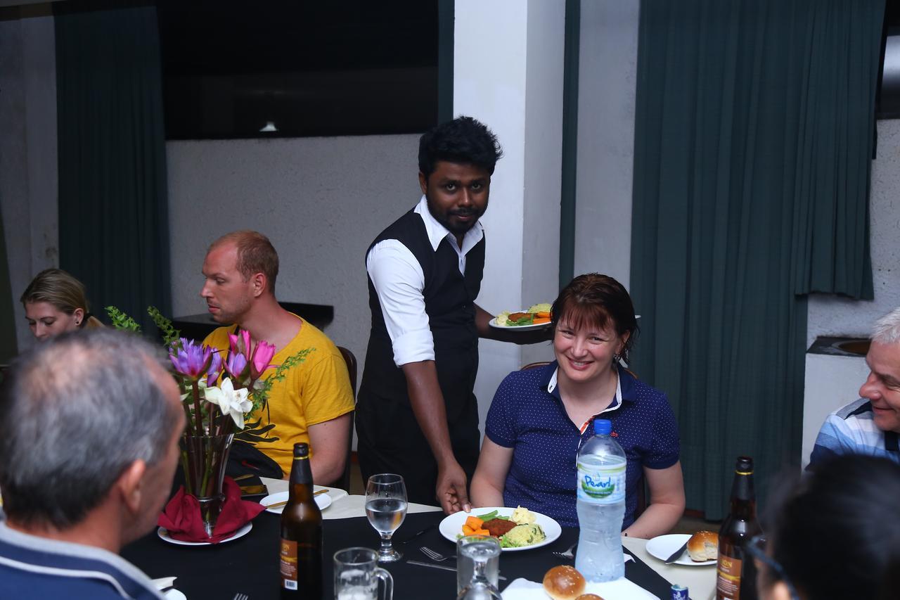 Nilani Hotel Ratnapura Buitenkant foto
