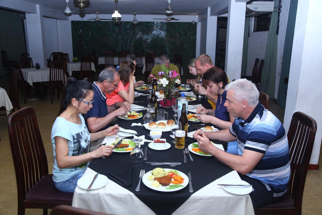 Nilani Hotel Ratnapura Buitenkant foto